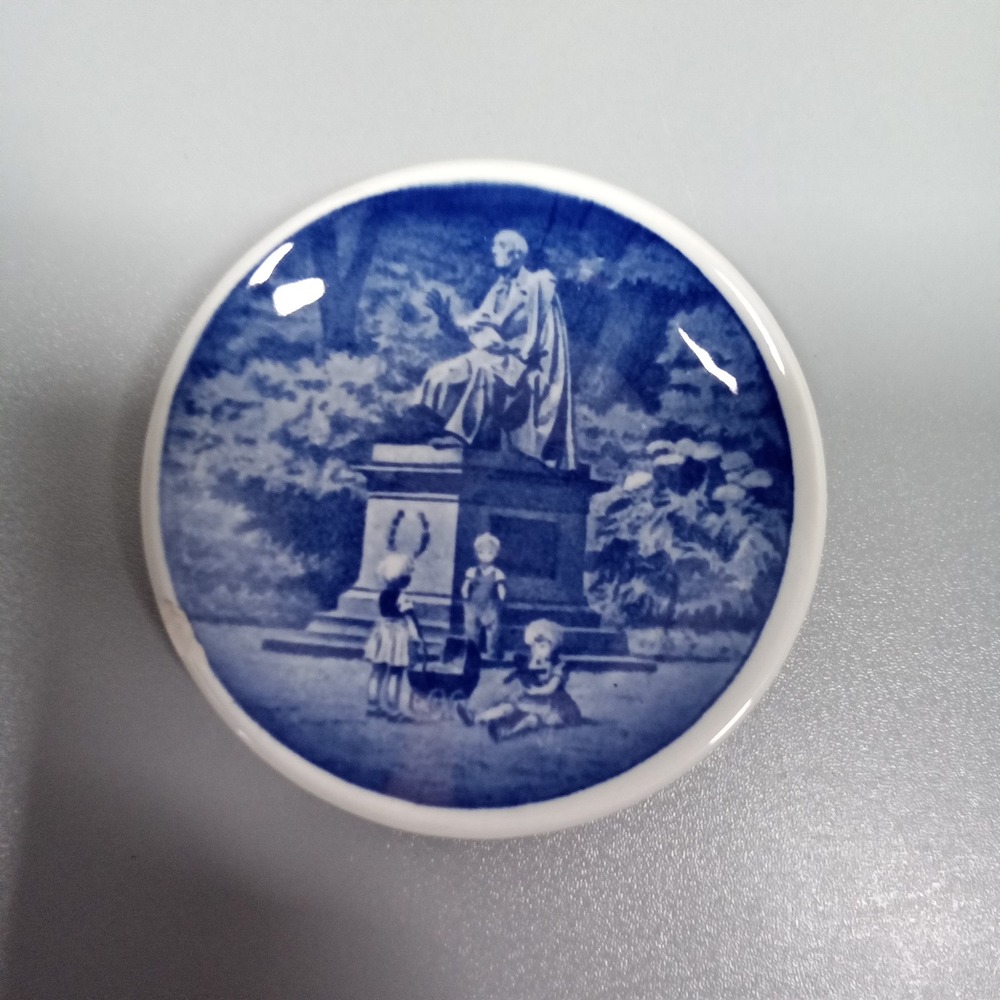 Royal Copenhagen Fajance Mini Plate H.C. Andersen Kongens Have 48-2010